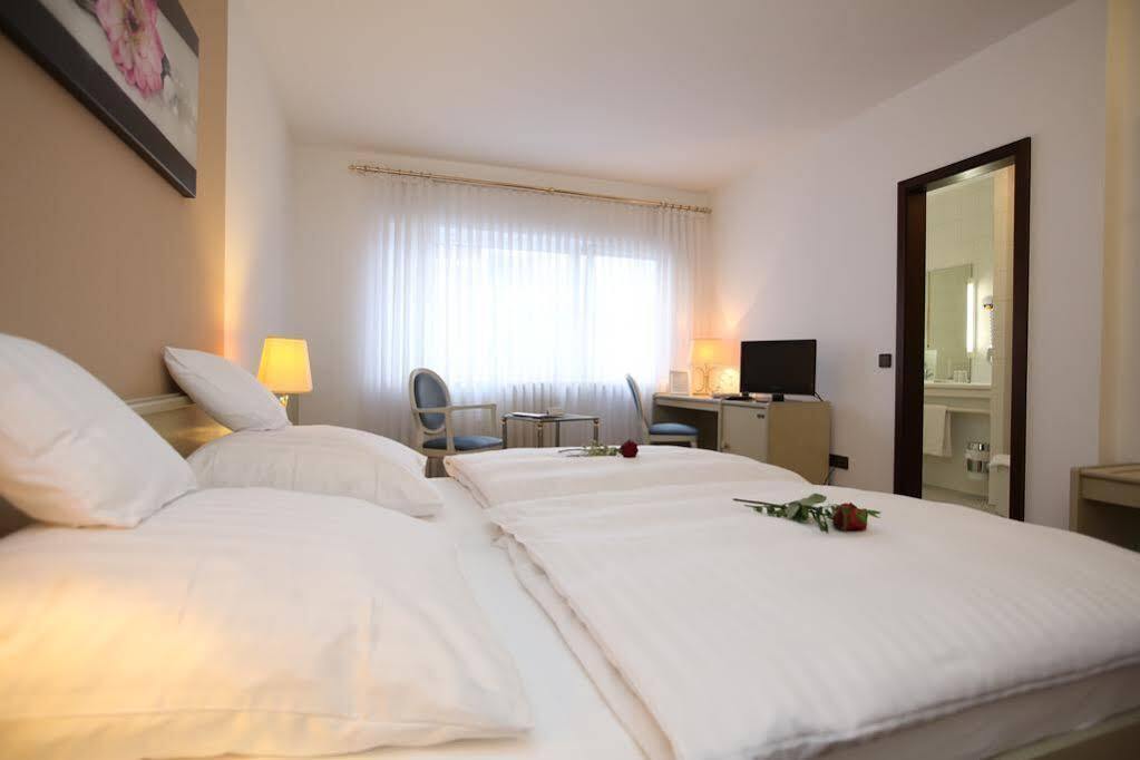 מונטבאור Hotel Am Peterstor מראה חיצוני תמונה